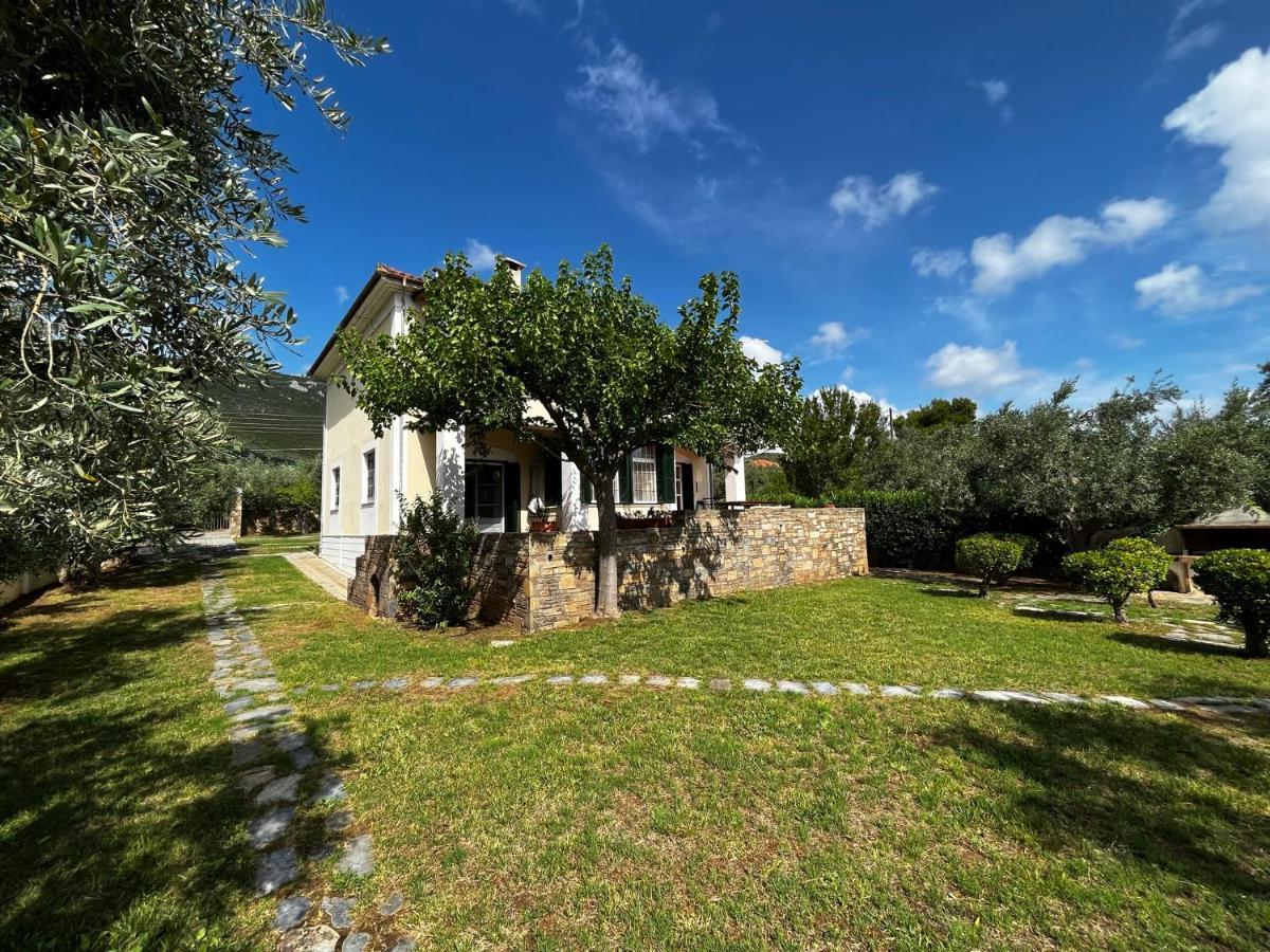 Villa Liana Szúrpi Kültér fotó